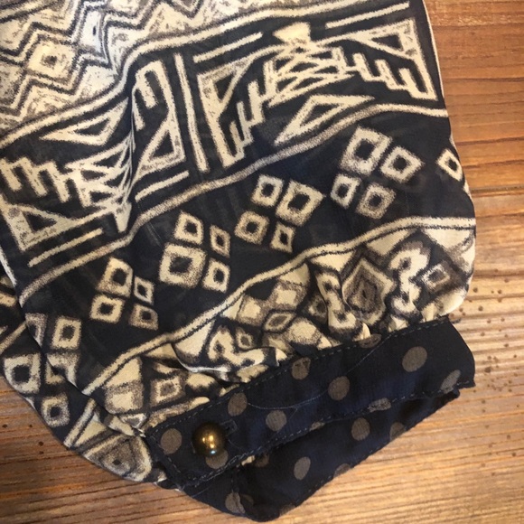 ✨5 for $25✨ Bohemian Button Navy Blouse W Polka Dot - Picture 7 of 8